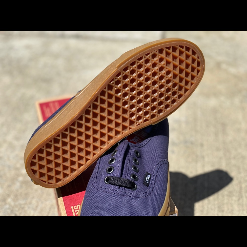 NEW Authentic Vans Shoes - Picture 5 of 6
